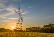 Picture of the Day: The Dancing Transmission Tower