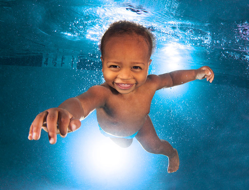 Underwater Photos of Babies Exploring a Brand New World seth casteel (10)