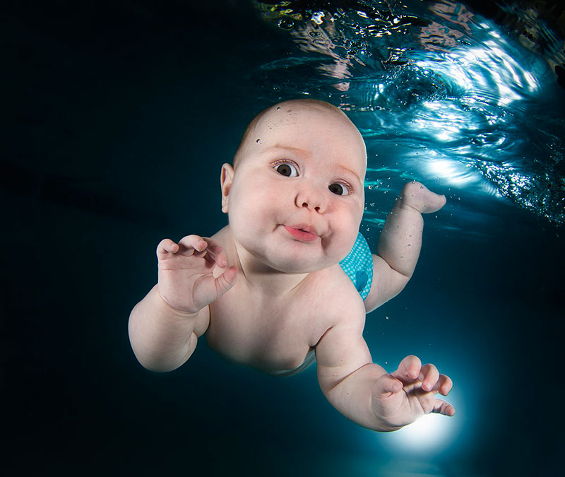 Underwater Photos of Babies Exploring a Brand New World seth casteel (11)