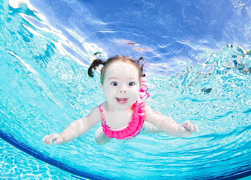 Underwater Photos of Babies Exploring a Brand New World seth casteel (5)