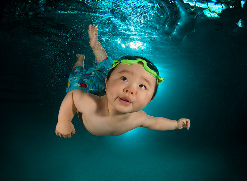 Underwater Photos of Babies Exploring a Brand New World seth casteel (7)