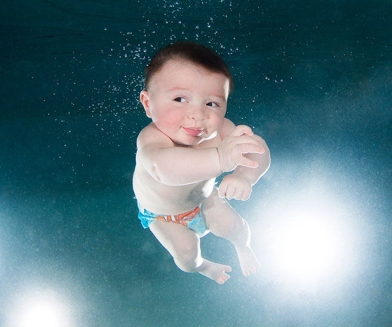 Underwater Photos of Babies Exploring a Brand New World seth casteel (8)