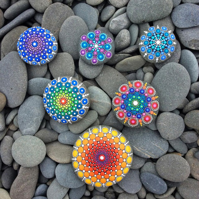 10685489 891259100932058 3505682106631223298 n Artist Finds Beautiful Beach Stones and Covers Them in Tiny Dots of Paint