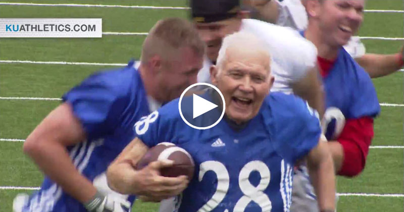 89 Year Old War Vet Scores Awesome Touchdown at Alumni Football Game