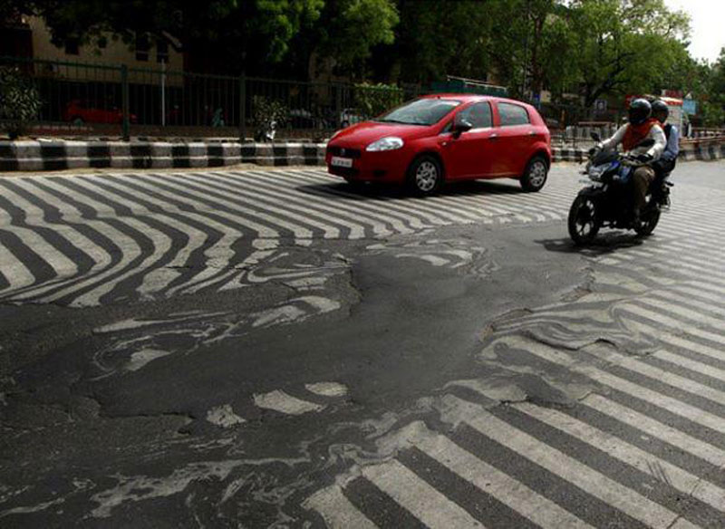 melting streets in new dehli india heatwave 2015 Picture of the Day: Its So Hot in India the Streets are Melting