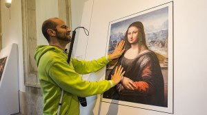 museum exhibit for the blind encourages people to touch the artworks 5 Museum Exhibit for the Blind Encourages People to Touch the Artworks (5)