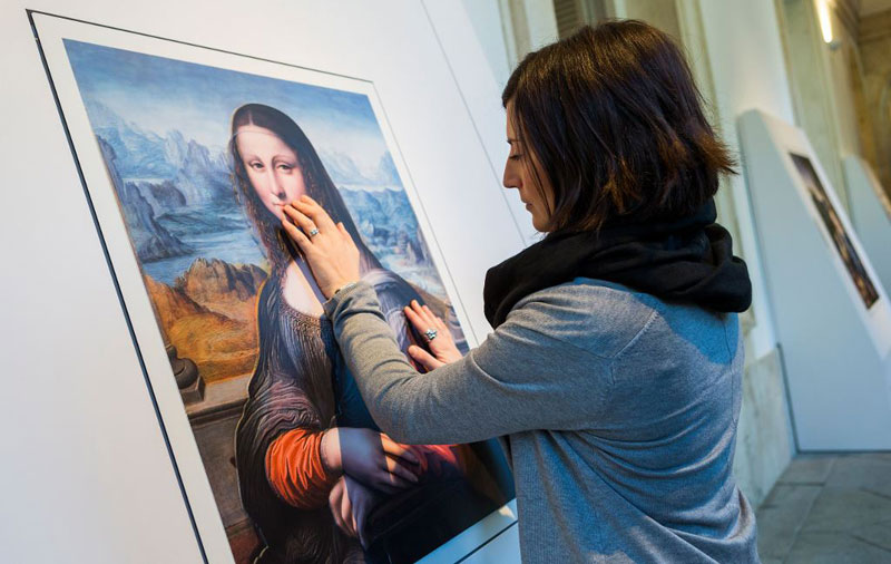 Museum Exhibit for the Blind Encourages People to Touch the Artworks
