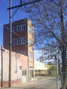 worlds smallest skyscraper newby mcmahon building wichita falls texas 1 worlds smallest skyscraper Newby McMahon Building wichita falls texas (1)