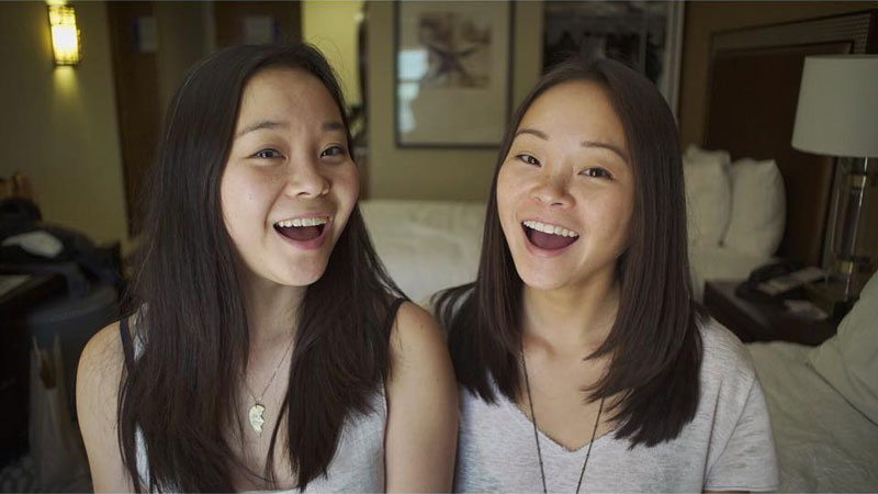 Identical Twins Separated at Birth, Find Each Other Online 25 Years Later