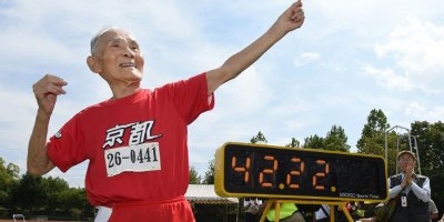 105 Year Old 'Golden Bolt' Sets World Record for 100m Sprint