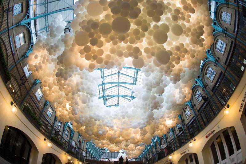Artist Installs 100,000 Balloon ‘Cloud’ Inside London’s Covent Garden