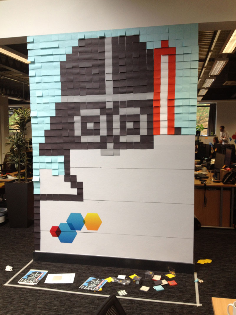 Co-Workers Use Post-Its to Turn Boring Office Walls Into Awesome Star Wars Characters (17)