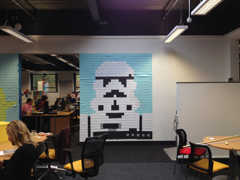Co-Workers Use Post-Its to Turn Boring Office Walls Into Awesome Star Wars Characters (20)