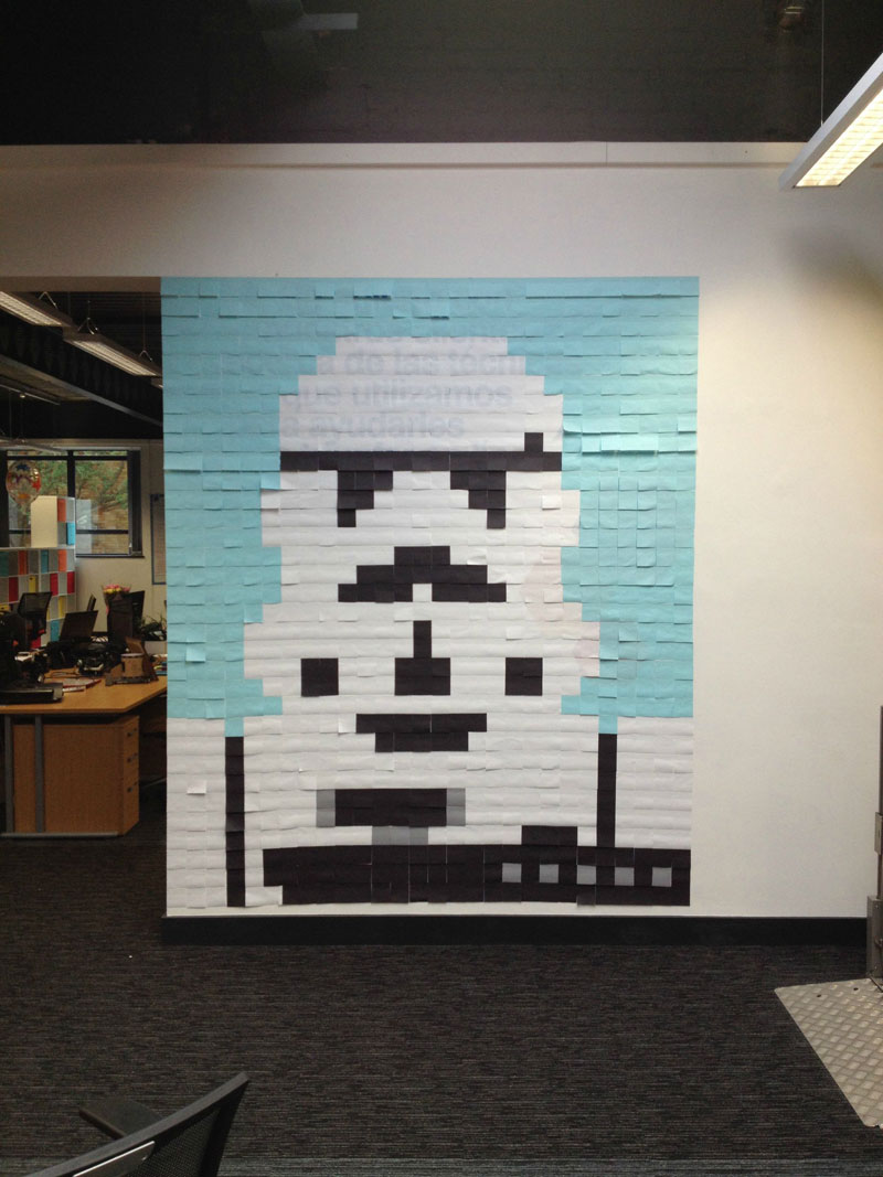 Co-Workers Use Post-Its to Turn Boring Office Walls Into Awesome Star Wars Characters (4)