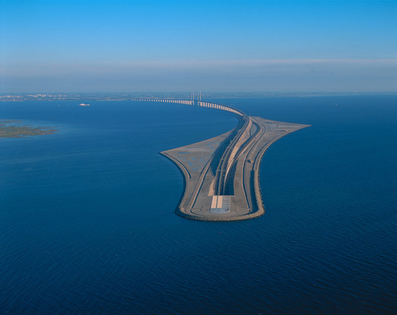oresund bridge tunnel connects denmark and sweden 13 Troll A   The Tallest Structure Ever Moved by Mankind