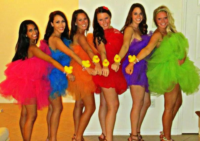 24 Cheap and Easy DIY Group Costumes for Halloween » TwistedSifter
