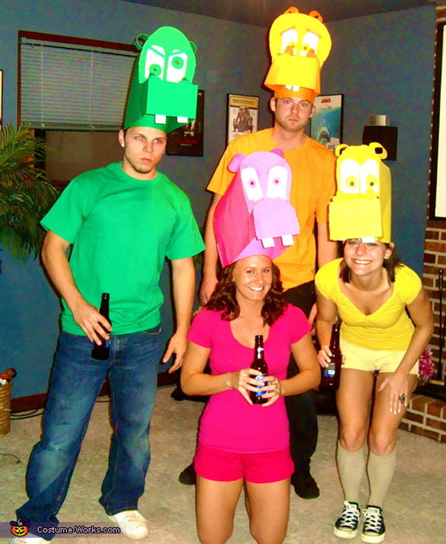 24 Cheap and Easy DIY Group Costumes for Halloween » TwistedSifter