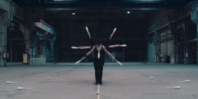 This Synchronized Juggling Routine is Awesome