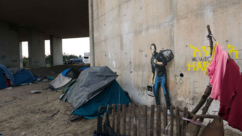 Banksy Mural of Steve Jobs Highlights Refugee Crisis (4)