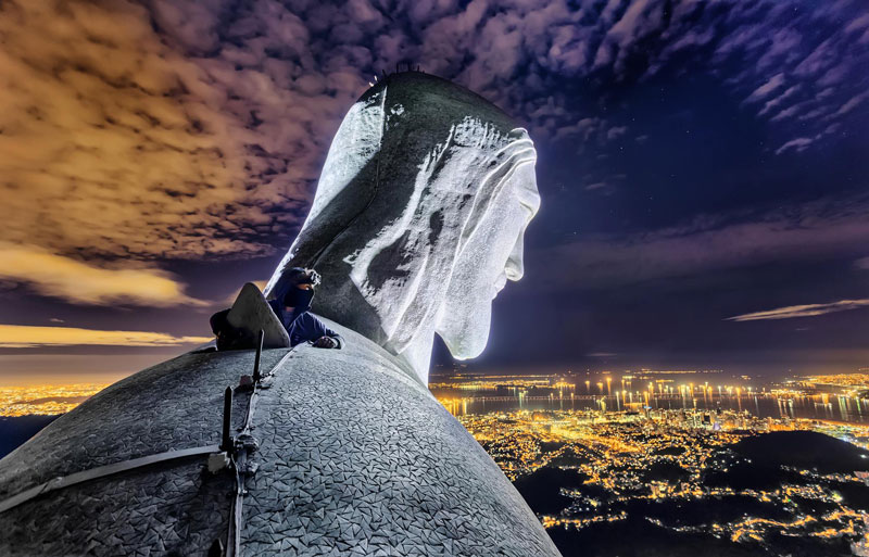 Daredevils Document Their Night Time Ascent of Rio's Christ the Redeemer (3)