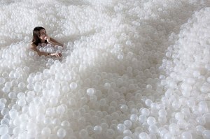 national building museum ball pit by snarkitecture 9 national building museum ball pit by snarkitecture (9)