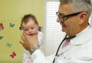 Pediatrician of 30 Years Shows How He Calms a Crying Baby