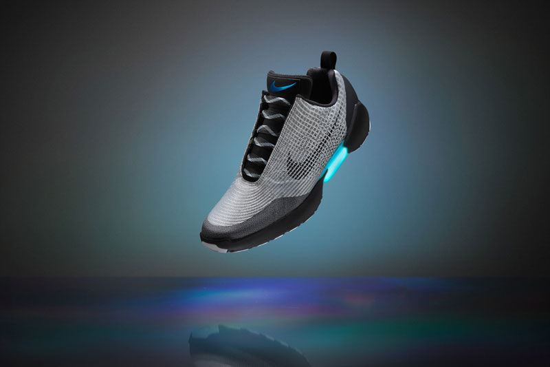 Nike Unveils Power Lacing Shoes That Automatically Tighten (1)