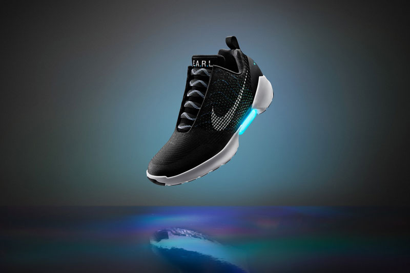Nike Unveils Power Lacing Shoes That Automatically Tighten (4)