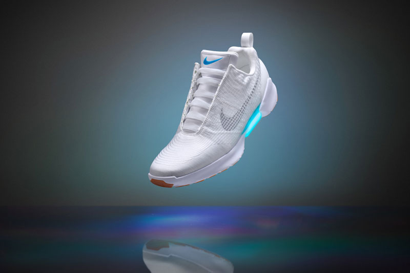 Nike Unveils Power Lacing Shoes That Automatically Tighten (6)