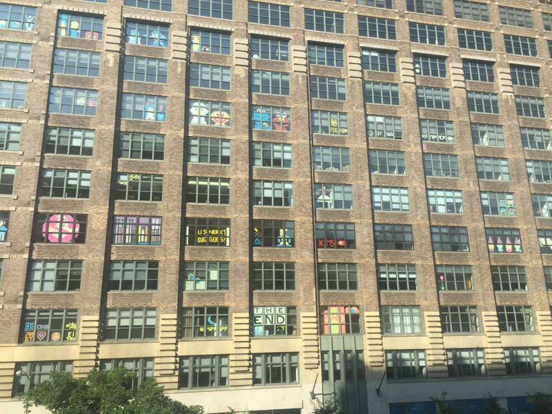Two Buildings Were Having an Epic Post-It War Until This Happened (3)