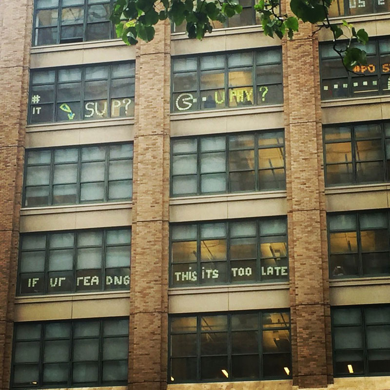 Two Buildings Were Having an Epic Post-It War Until This Happened (9)