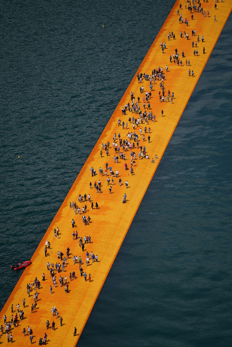 CHRISTO AND JEANNE-CLAUDE FLOATING PIERS LAKE ISEO ITALY (7)