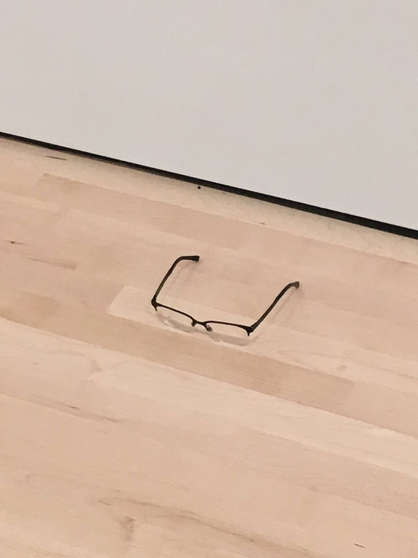 glasses on floor of sf moma mistaken for art (2)