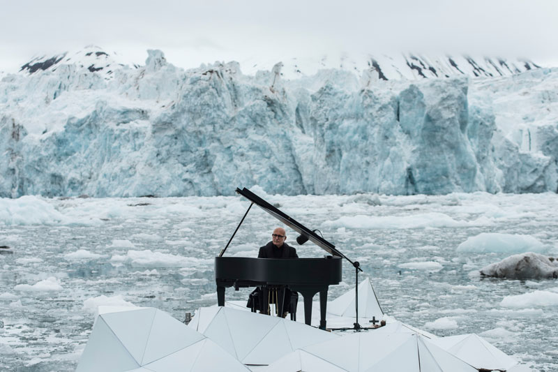 Musician Plays Piano in the Middle of the Arctic as Calving Glaciers Crash Behind Him (1)