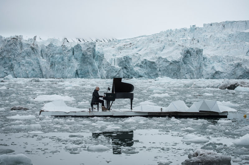 Musician Plays Piano in the Middle of the Arctic as Calving Glaciers Crash Behind Him (2)