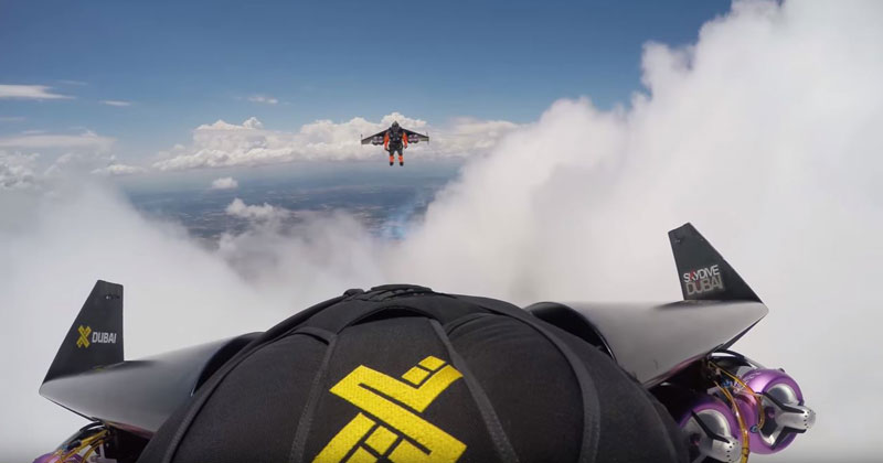 Playing With Clouds – Jetman 4K