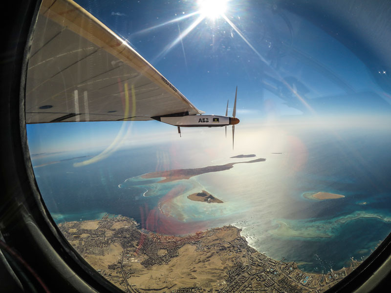 solar impulse Plane circumnavigates globe Without single Drop of Fuel (23)