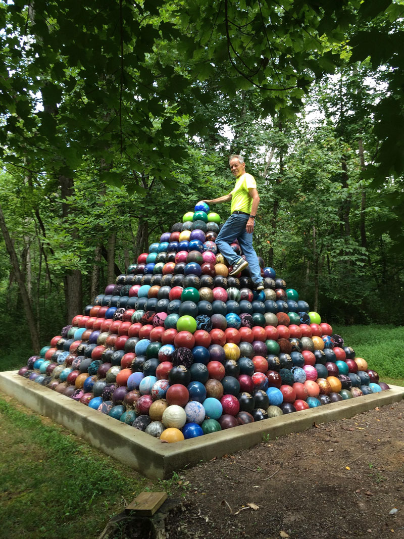 bowling ball pyramid reddit Picture of the Day: 1,785 Bowling Ball Pyramid