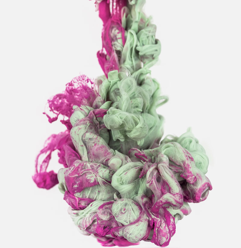 high-speed photos of ink dropped into water by alberto seveso (1)