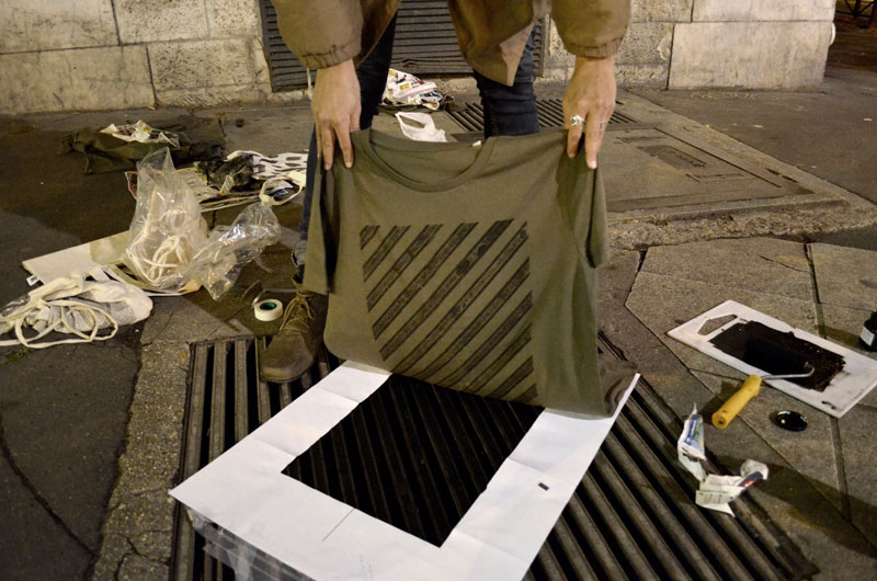 Raubdruckerin Guerilla Printing Manhole Covers Onto Shirts and Bags (10)