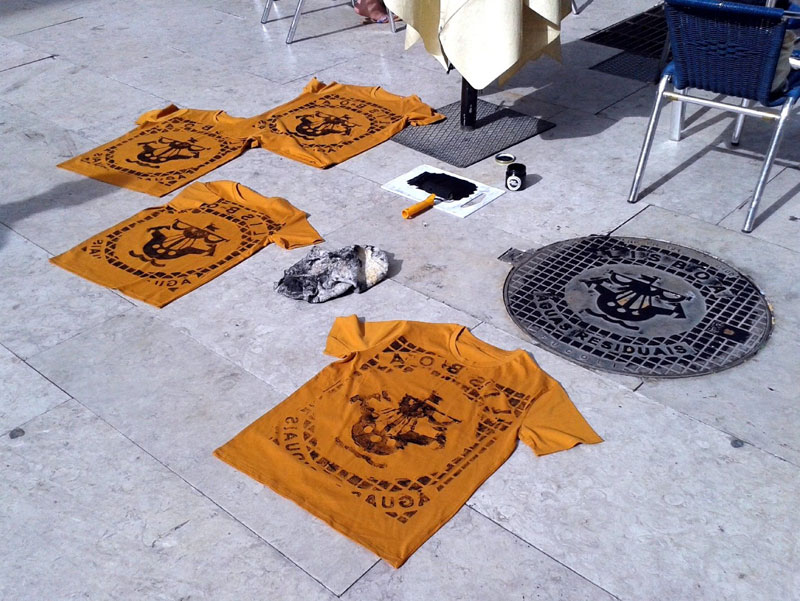 Raubdruckerin Guerilla Printing Manhole Covers Onto Shirts and Bags (2)