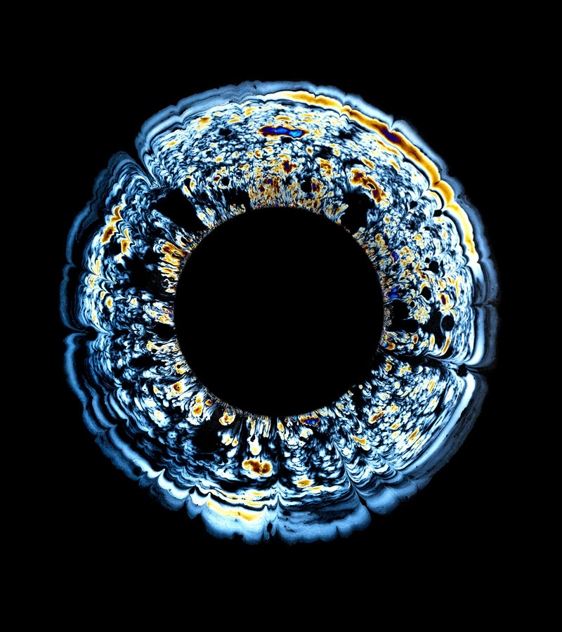 High Speed Photos of Oil Dropped Into Water Look Like Surreal Eyes by fabian oefner (1)