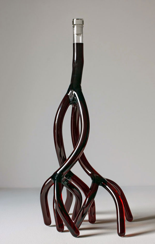 hand blown glass wine decanters by etienne meneau 5 Etienne Meneaus Hand Blown Glass Wine Decanters Look Like Tree Roots