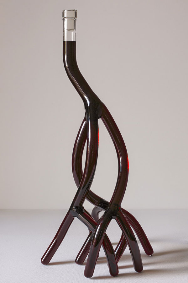 hand blown glass wine decanters by etienne meneau 6 Etienne Meneaus Hand Blown Glass Wine Decanters Look Like Tree Roots