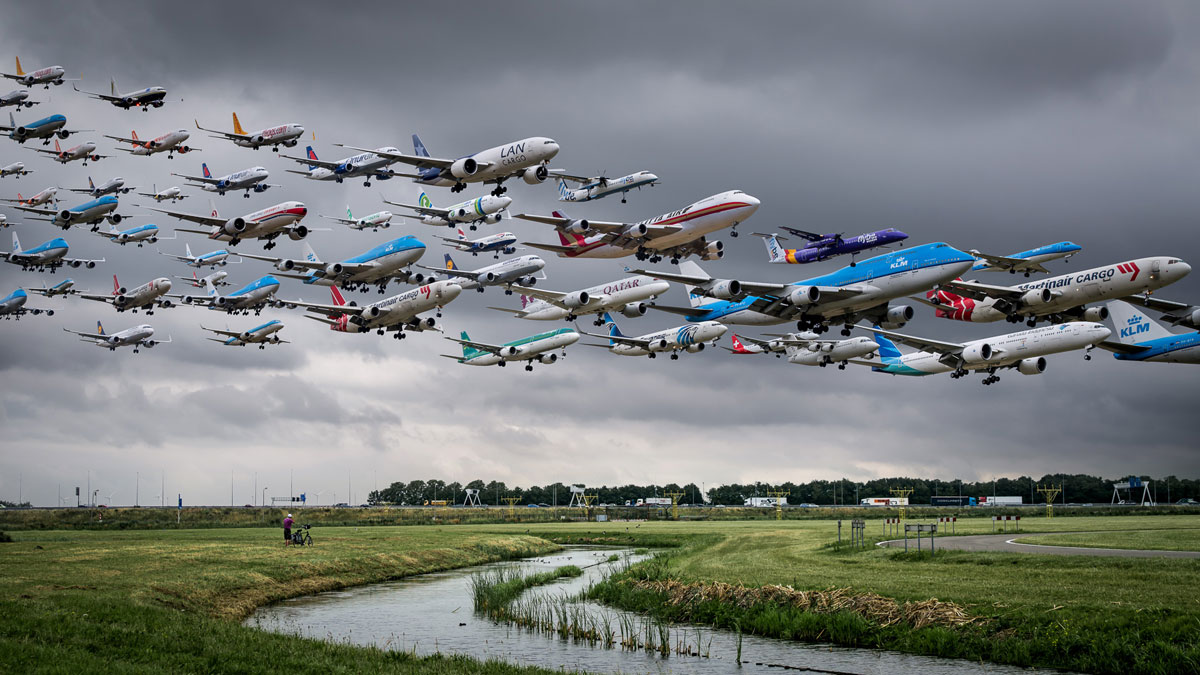 amsterdam schiphol 18r polderbaan These Composites of Planes Taking Off and Landing Show How Connected the World Is