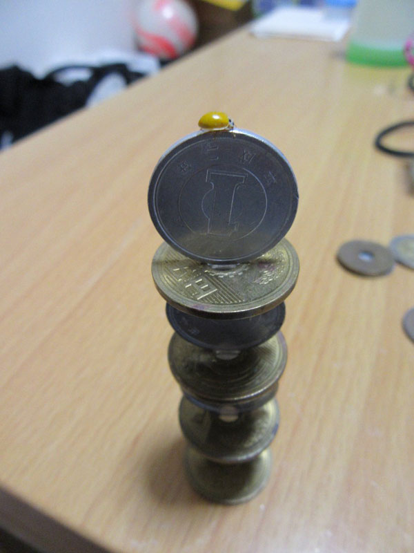 amazing coin stacking by thumb tani on twitter 18 Next Level Coin Stacking by @Thumb Tani