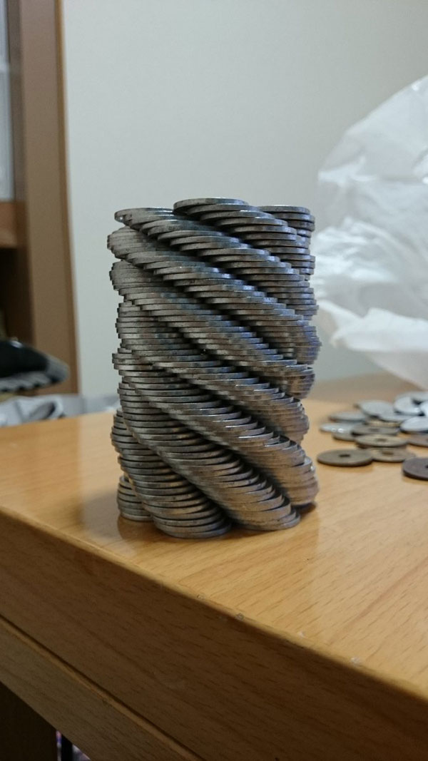 amazing coin stacking by thumb tani on twitter 19 Next Level Coin Stacking by @Thumb Tani