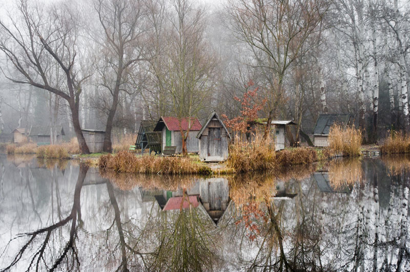 This Hungarian Fishing Lake Looks Frozen in Time (11 Photos)