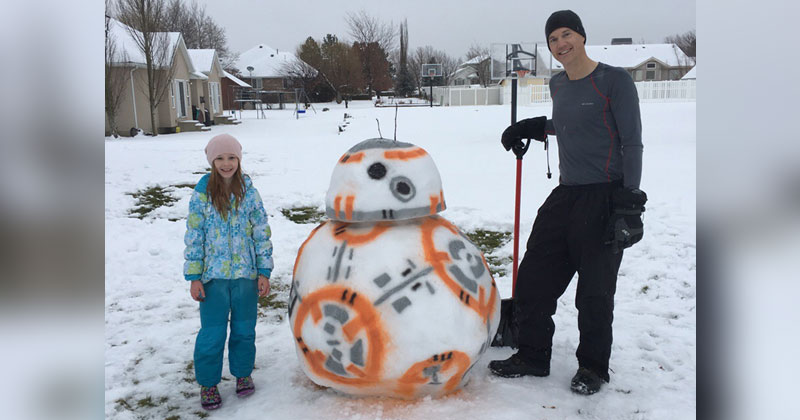 Picture of the Day: Why Make a Snowman When You Can Build a BB-8!