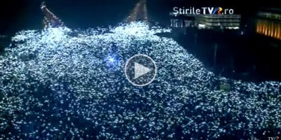 The Symbolic Moment 300,000 Romanians Lit Up Their Phones to 'Shed Light on Corruption'